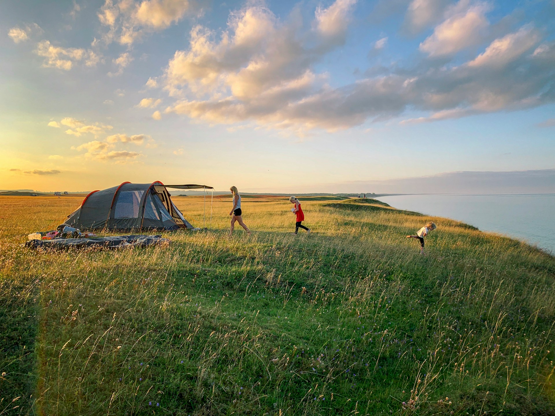 Unleashing the Adventurer Within: A Guide to Budget-Friendly Outdoor Travel